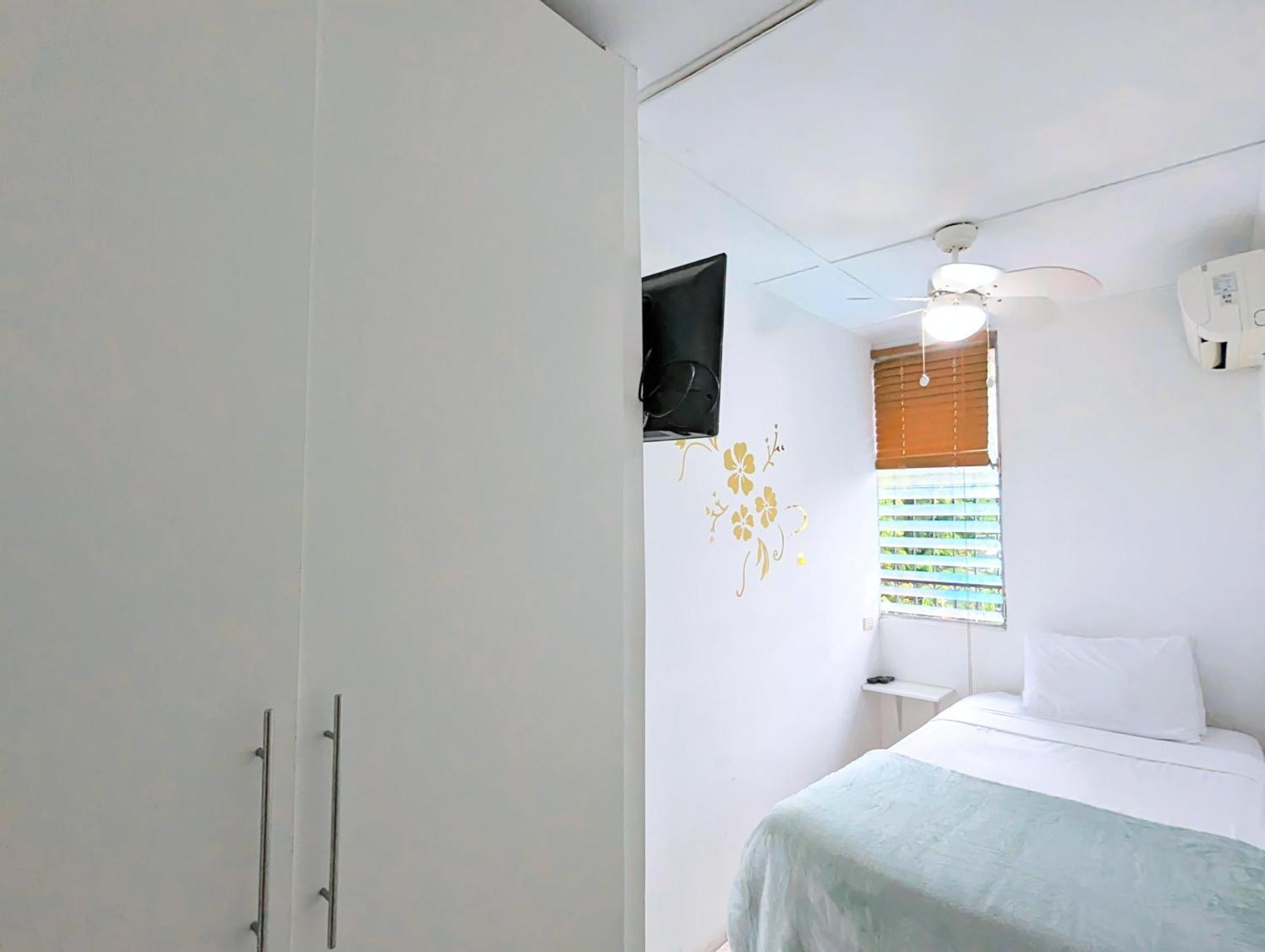 Hostal Yoha Hotel Panama City Ngoại thất bức ảnh